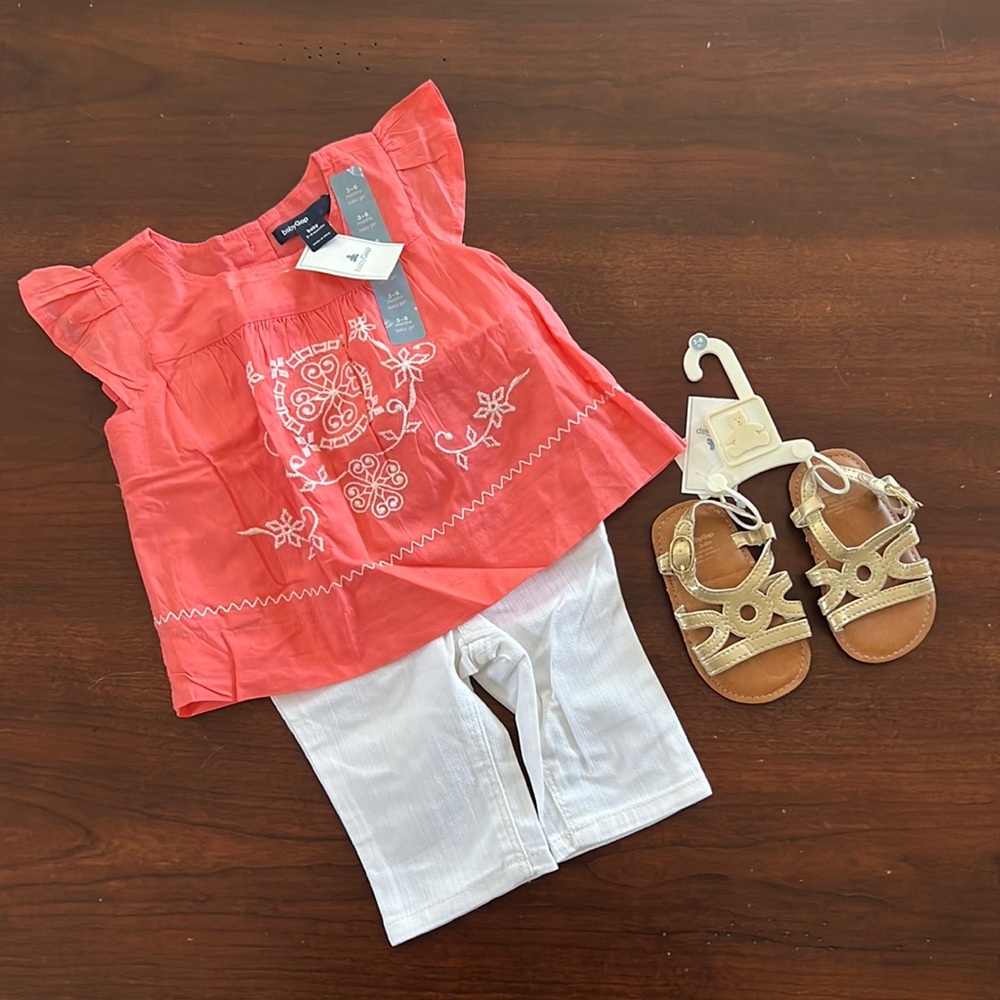 NWT babyGap outfit Size 3-6 months